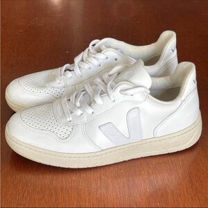 Veja Cream Casual Sneakers